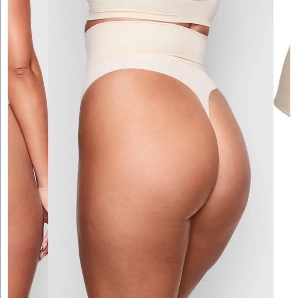 SKIMS Core Control thong - Picture 5 of 9